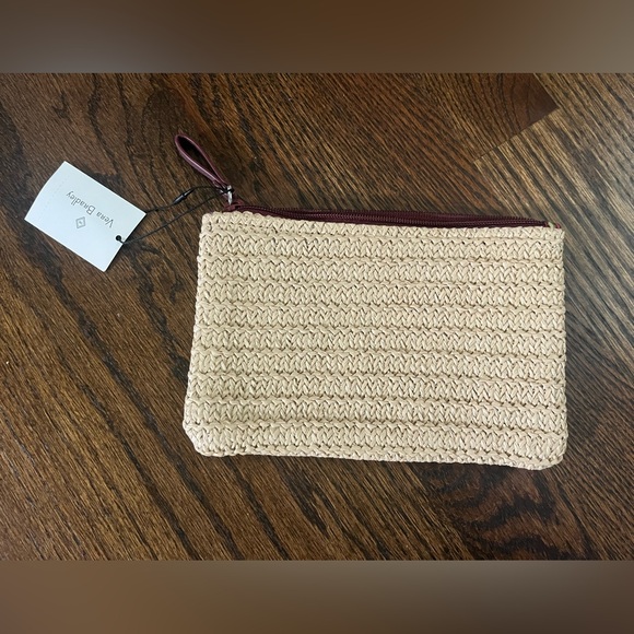 Vera Bradley NWT Seashore Zip Pouch in Resprt Medallion - Picture 2 of 4